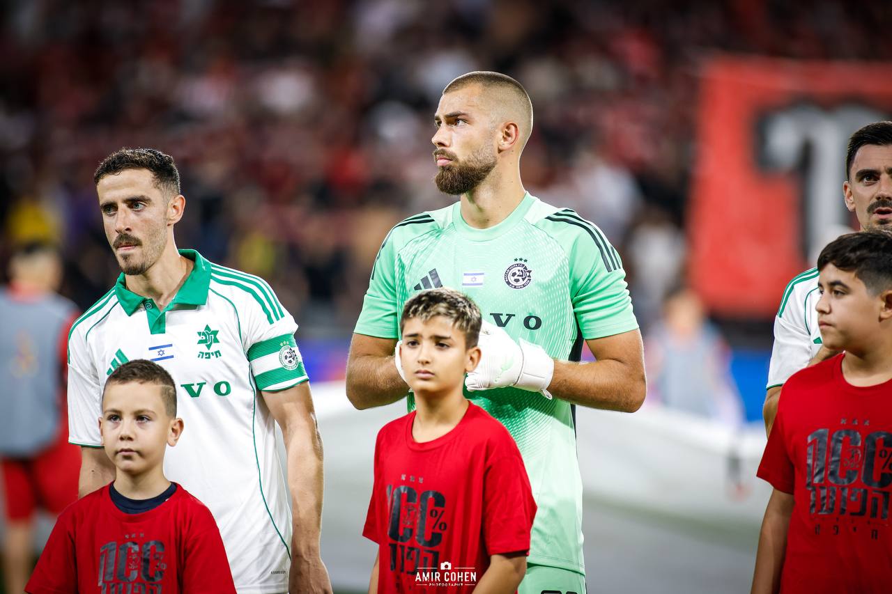 Georgiy Ermakov continúa su carrera en el Maccabi Haifa y juega con los guantes Brave GK Reaction Green - Tienda oficial Brave GK
