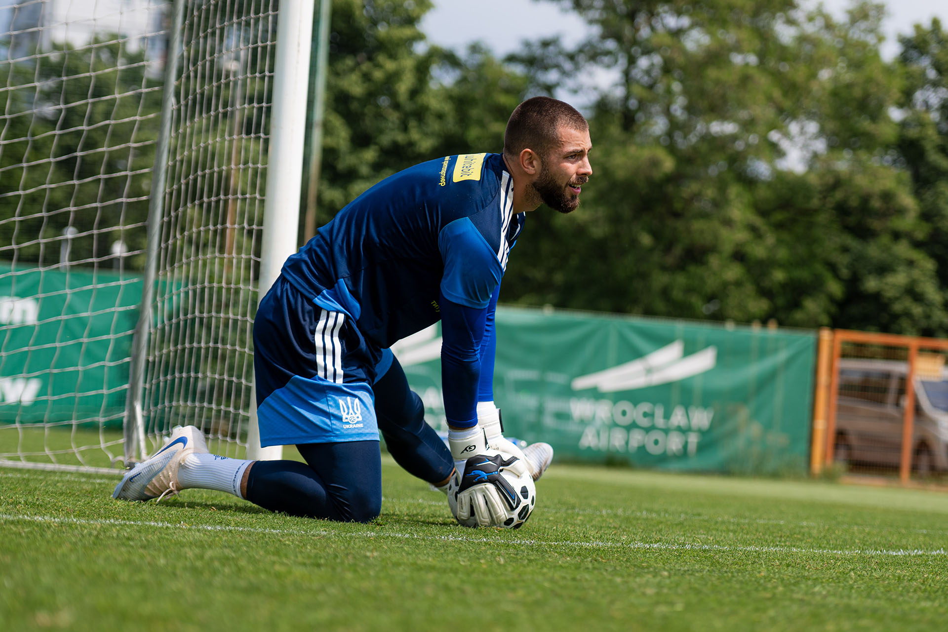 Georgiy Yermakov vive su primera concentración con la selección de Ucrania con guantes Brave GK Skill 2.0 - Tienda online oficial de Brave GK