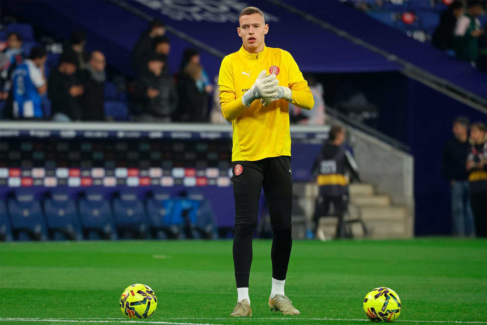 Krapivtsov entrena con guantes Brave GK Air - Tienda online oficial Brave GK