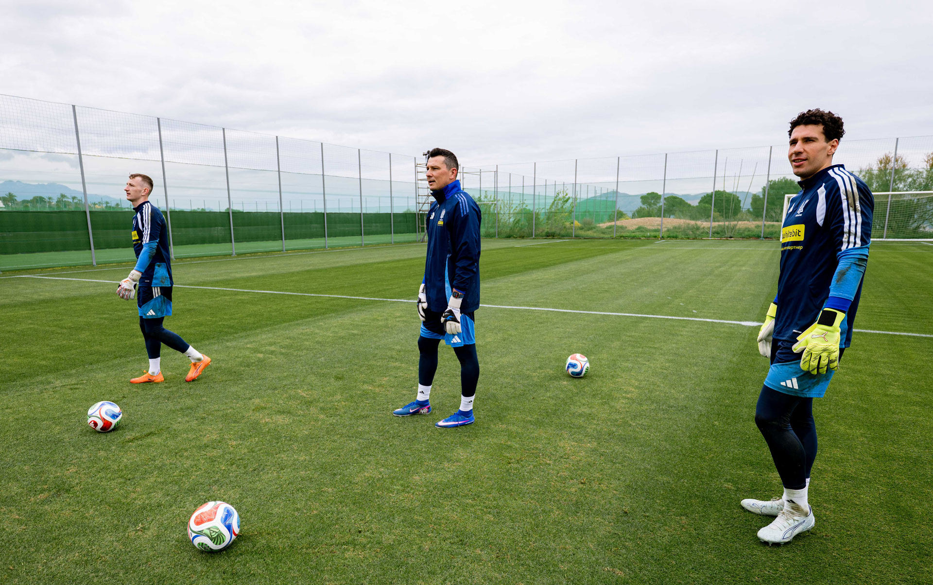 Preparación de la selección de Ucrania para el partido contra Suecia con guantes Brave GK Venom - Tienda online oficial de Brave GK