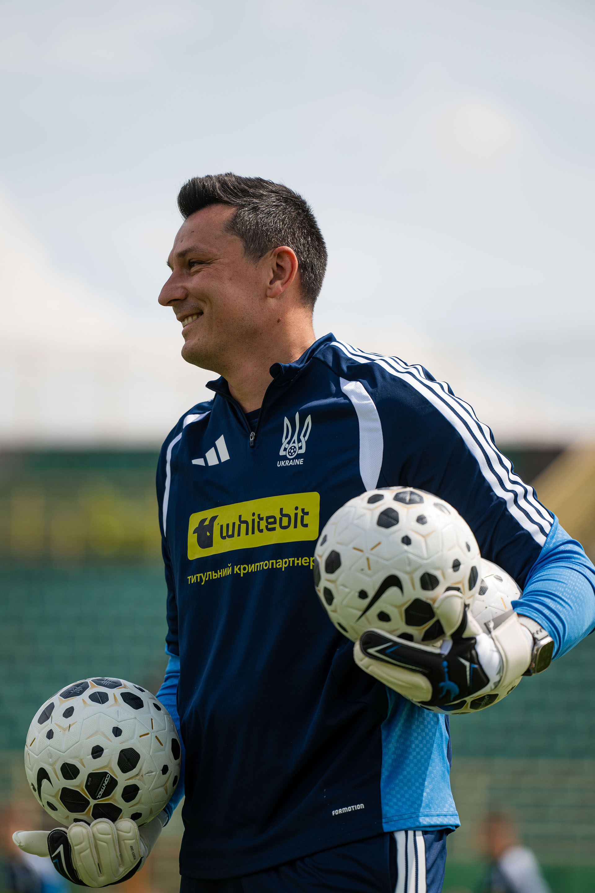 Khudzhamov utiliza guantes de portero Brave GK Skill 2.0 - Tienda online oficial de Brave GK