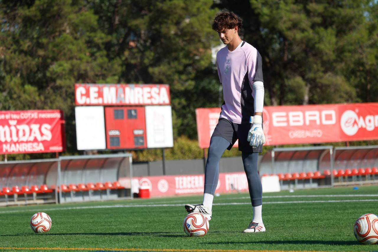 Brave GK Venom NWB está fabricado con látex Supreme Contact de 4 mm - Tienda online oficial de Brave GK